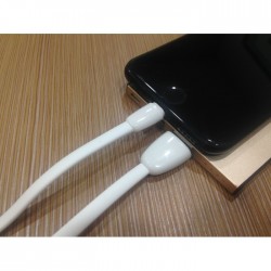 Vidvie CB411 Cable Iphone / White / Vidvie USB Cable comes with quality cable material that is not easily broken and easy to store because it will not tangle. Can charge your gadget battery quickly.